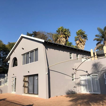 Bed and Breakfast 6 On Acacia Johannesburg Exterior foto