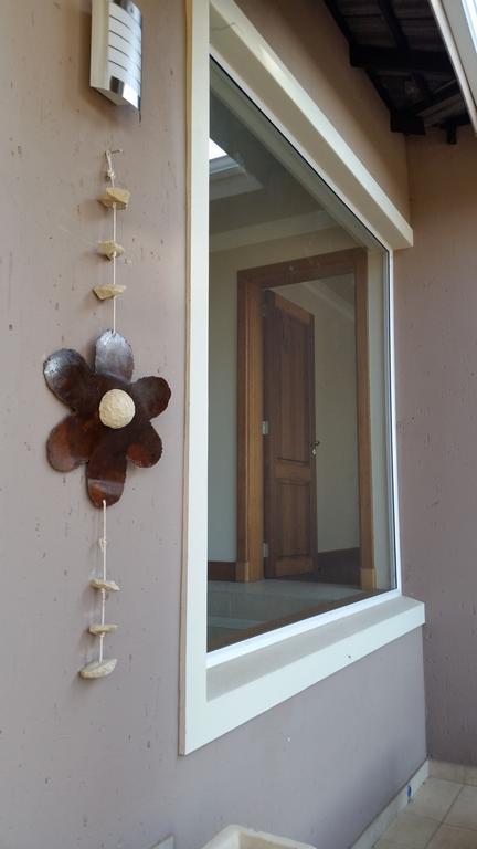 Bed and Breakfast 6 On Acacia Johannesburg Exterior foto