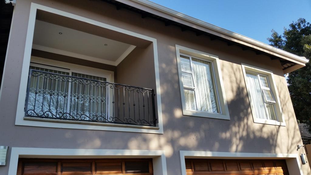 Bed and Breakfast 6 On Acacia Johannesburg Zimmer foto
