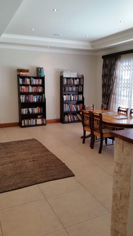 Bed and Breakfast 6 On Acacia Johannesburg Exterior foto