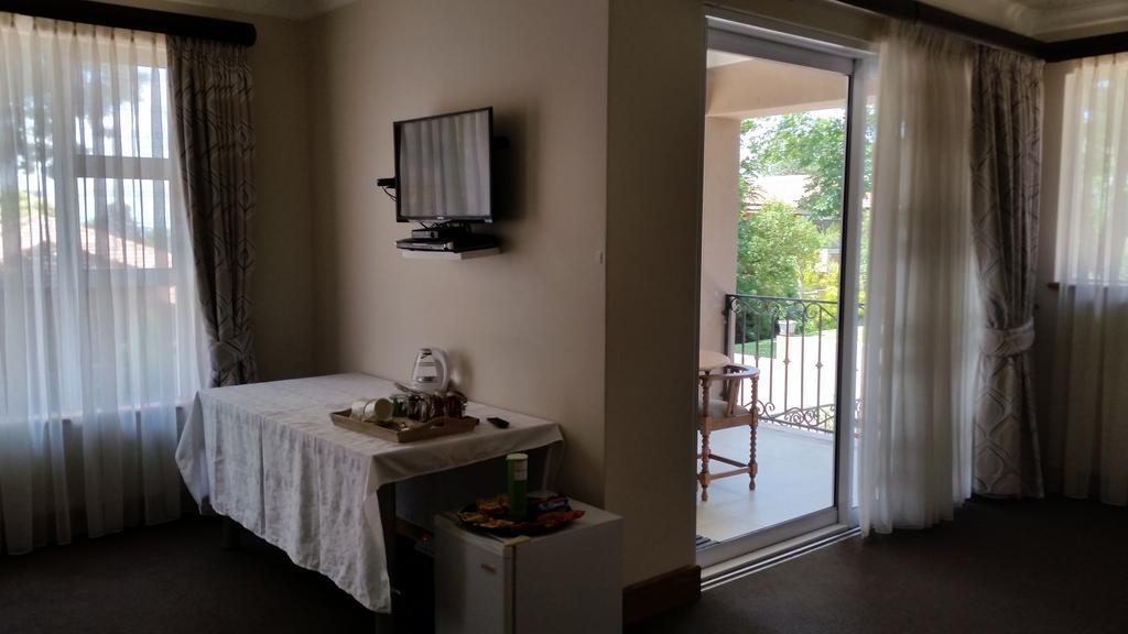 Bed and Breakfast 6 On Acacia Johannesburg Exterior foto