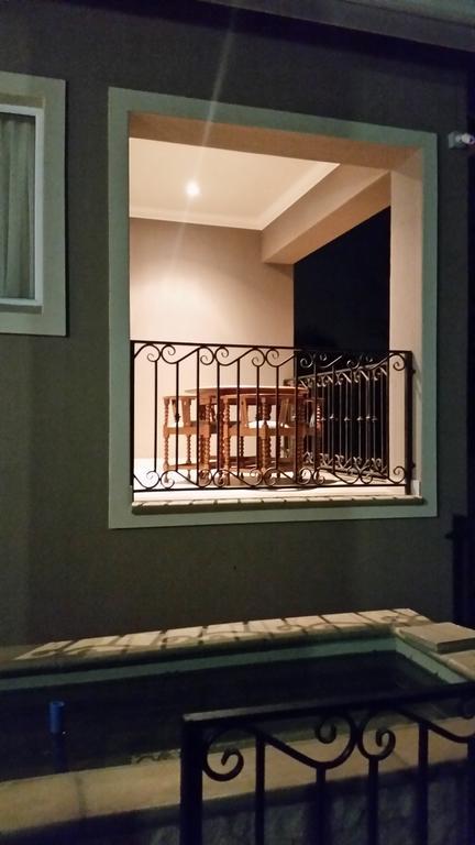 Bed and Breakfast 6 On Acacia Johannesburg Exterior foto