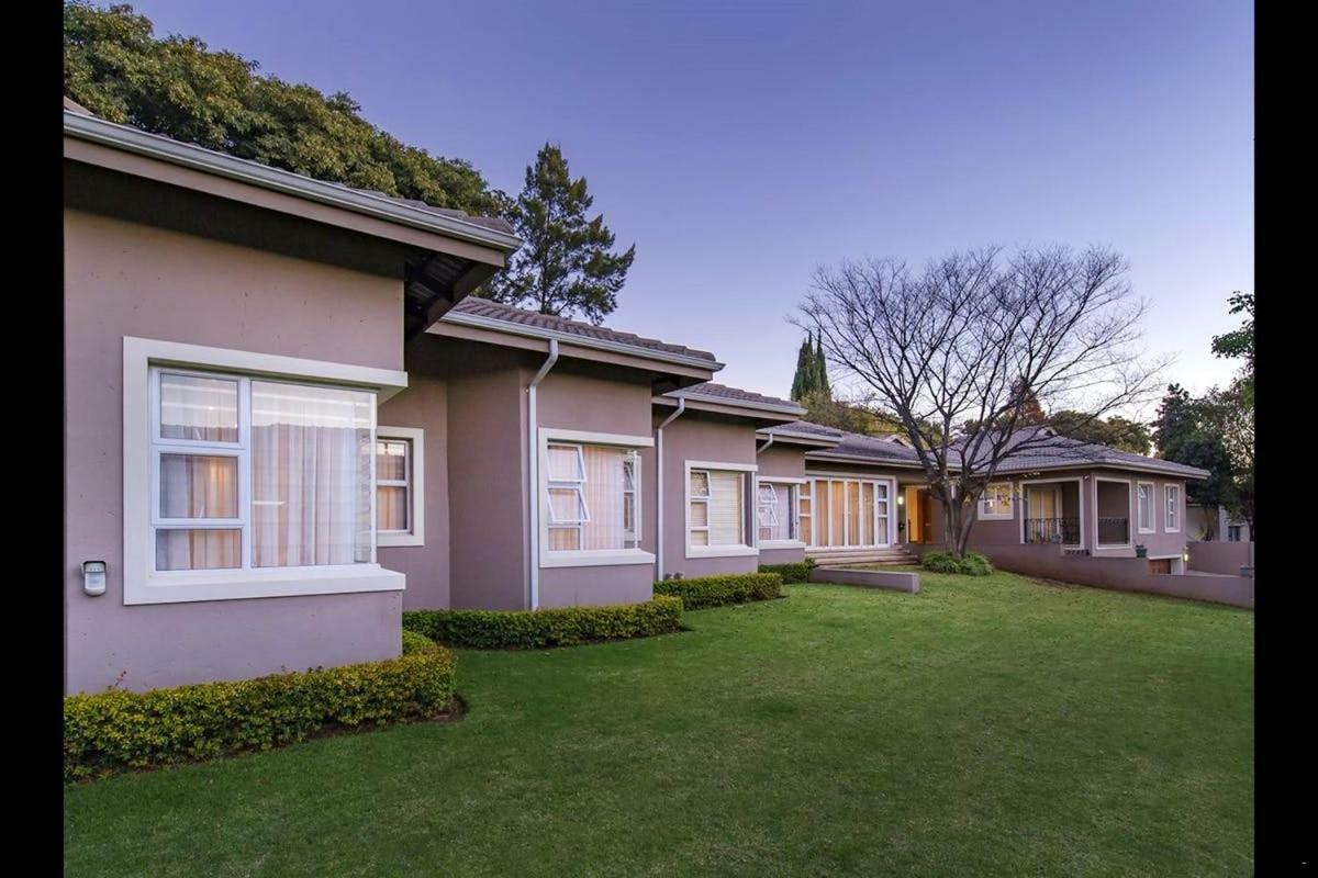 Bed and Breakfast 6 On Acacia Johannesburg Exterior foto