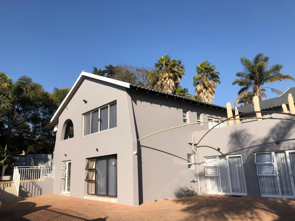 Bed and Breakfast 6 On Acacia Johannesburg Exterior foto